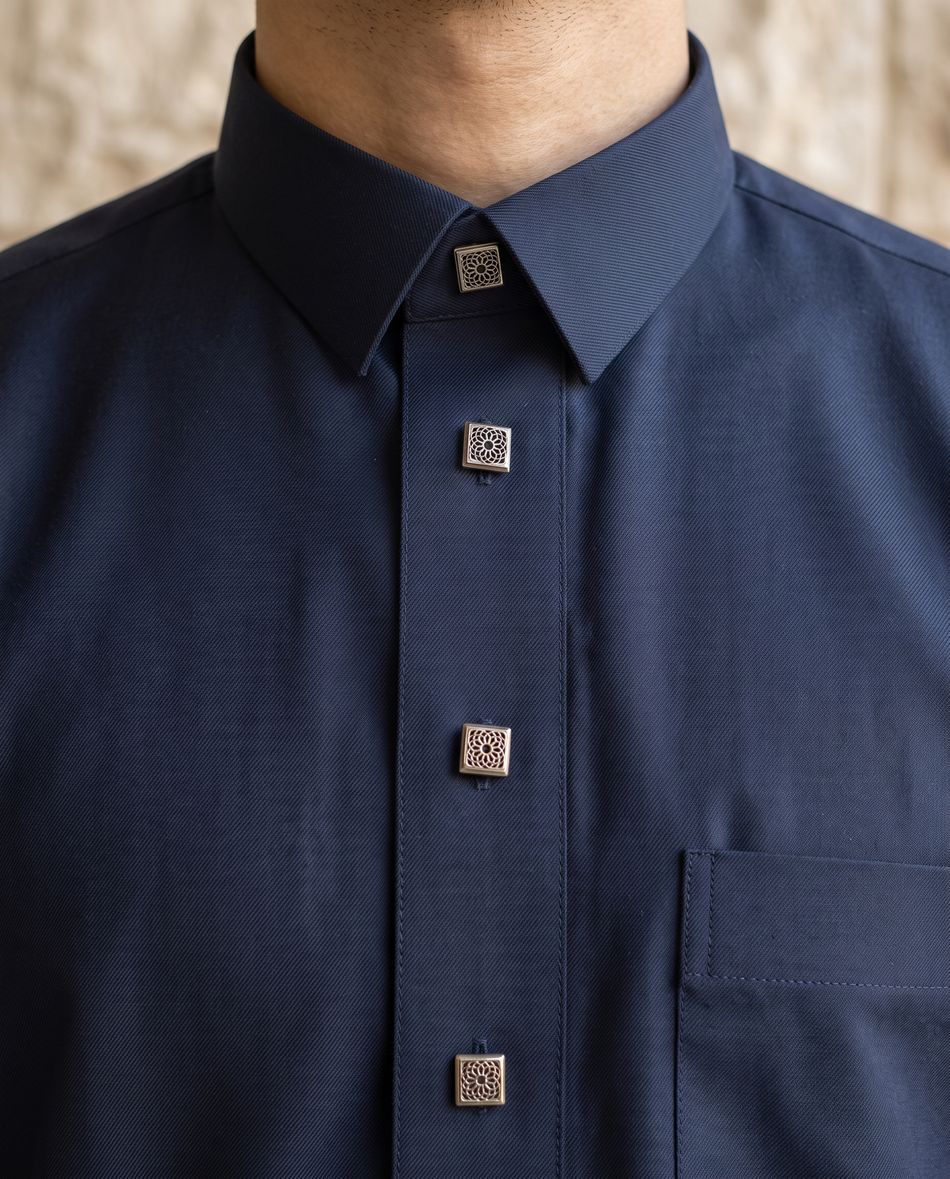 Col chemise du qamis bleu marine